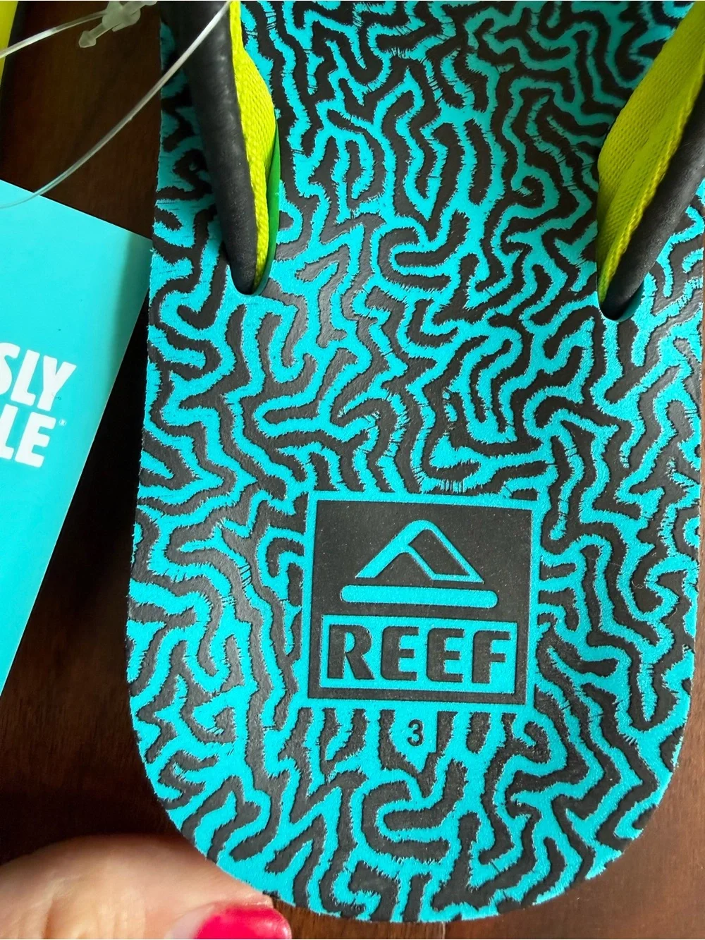 Reef Ahi Flip Flops - Picture 2 of 5